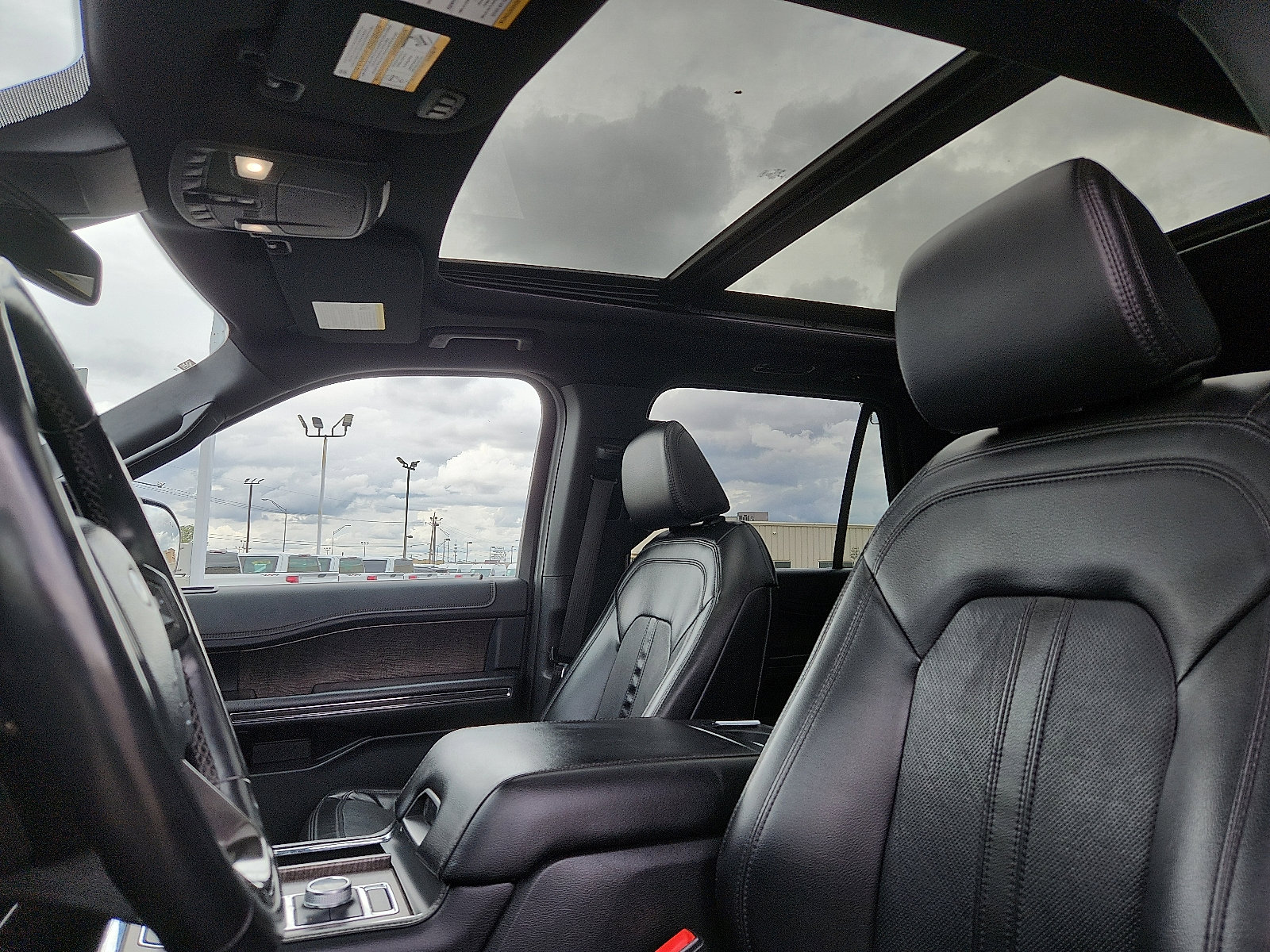 Used 2021 Ford Expedition Limited image 10