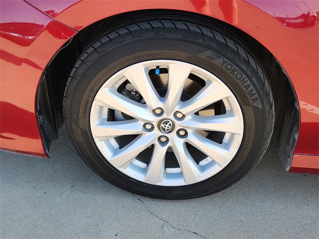 Used 2020 Toyota Camry LE image 7