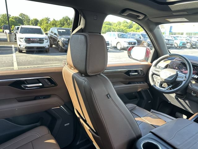 Used 2025 Chevrolet Tahoe High Country w/ Sun And Tow Package AWD/4WD image 15