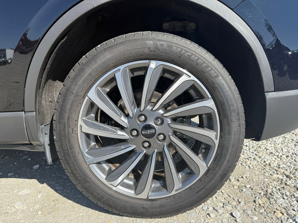 Used 2023 Lincoln Corsair Reserve w/ Equipment Group 201A image 15