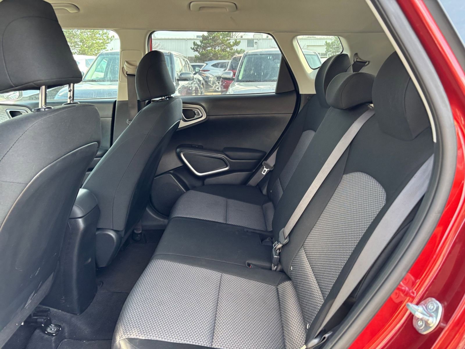 Used 2025 Kia Soul LX w/ LX Technology Package FWD image 24