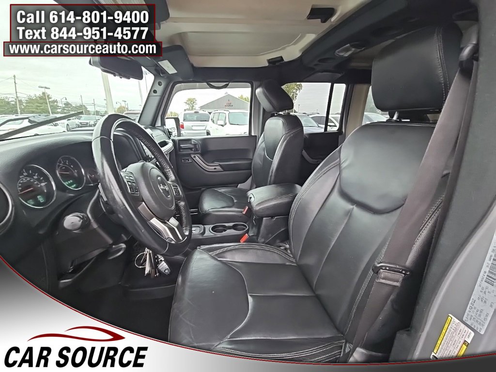 Used 2018 Jeep Wrangler Unlimited Sahara w/ Dual Top Group image 11