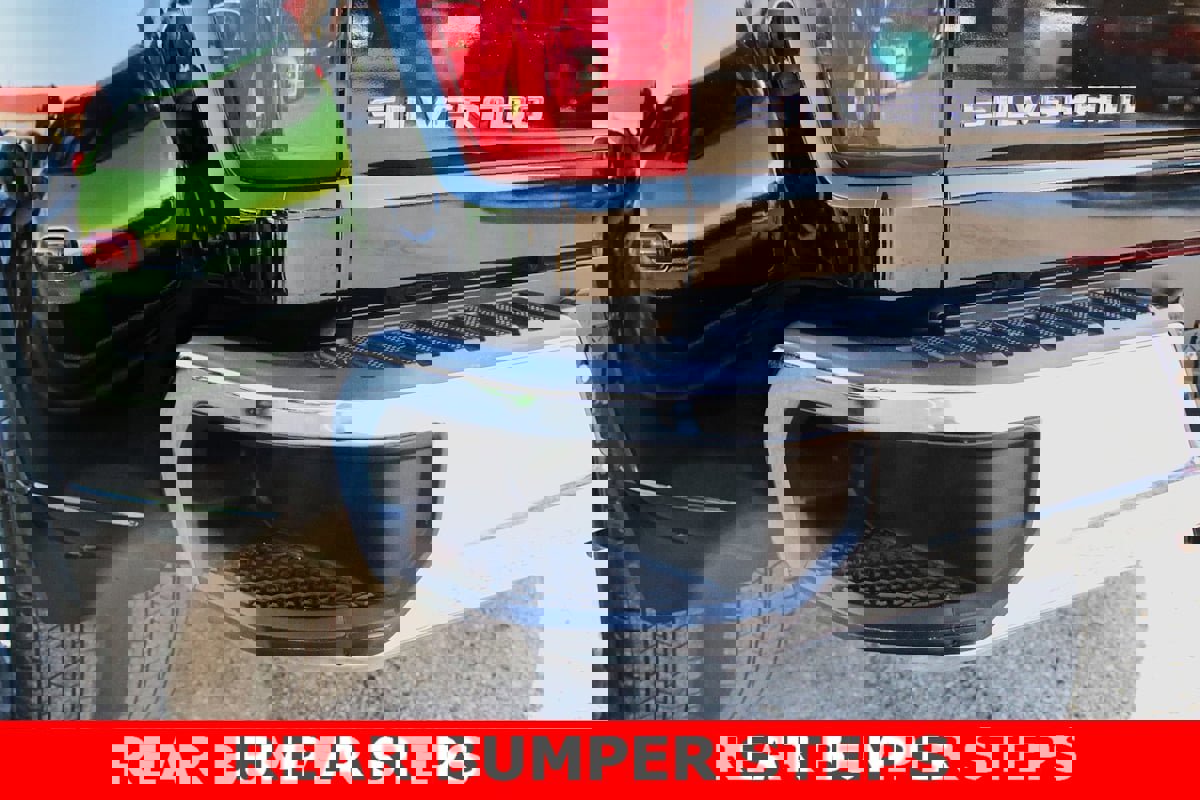 Used 2023 Chevrolet Silverado 3500 LTZ w/ LTZ Convenience Package image 14