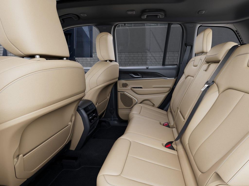 New 2026 Jeep Grand Cherokee Limited w/ Luxury Tech Group II image 23