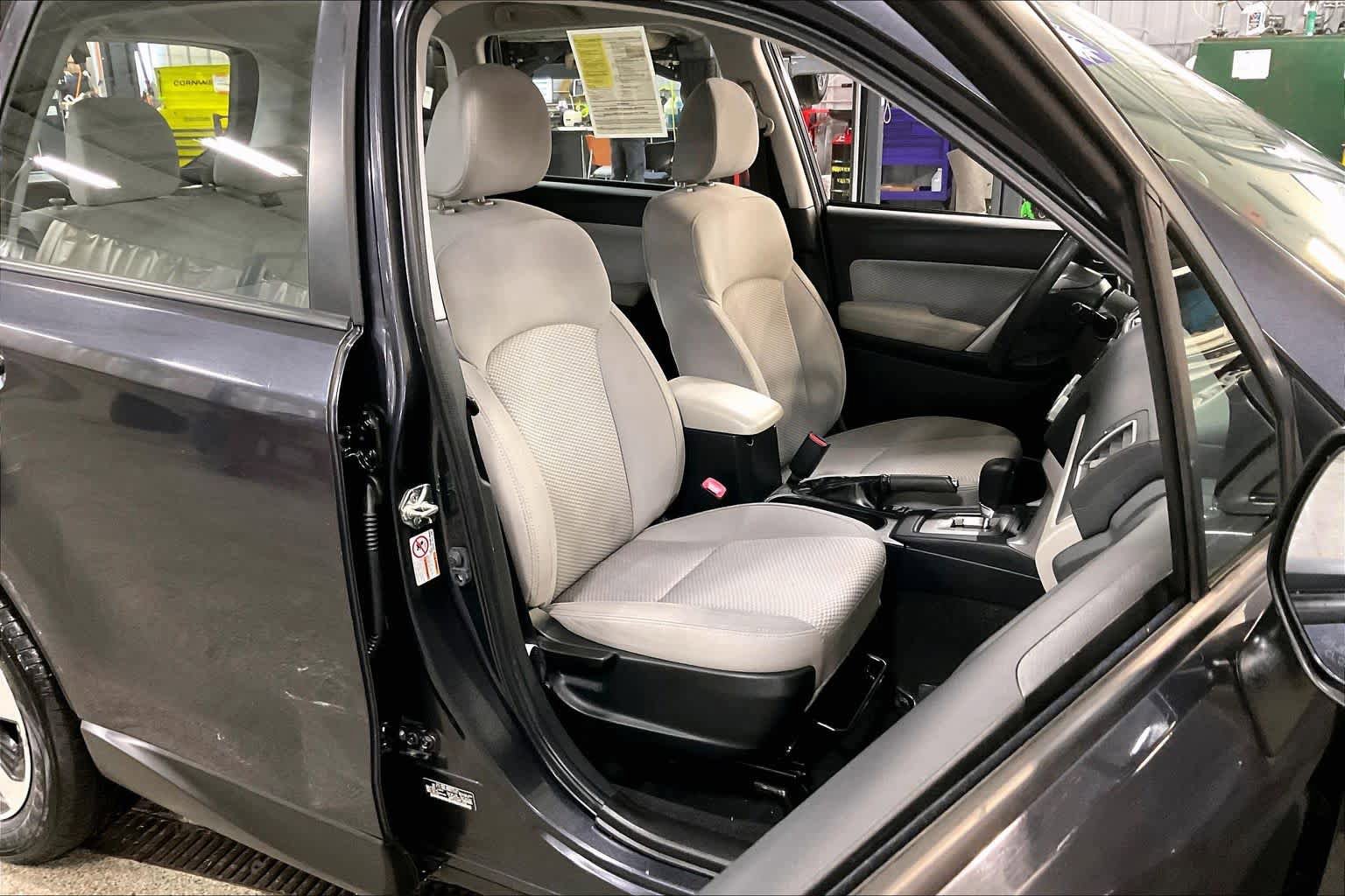 Used 2017 Subaru Forester 2.5i w/ Alloy Wheel Package AWD/4WD image 9