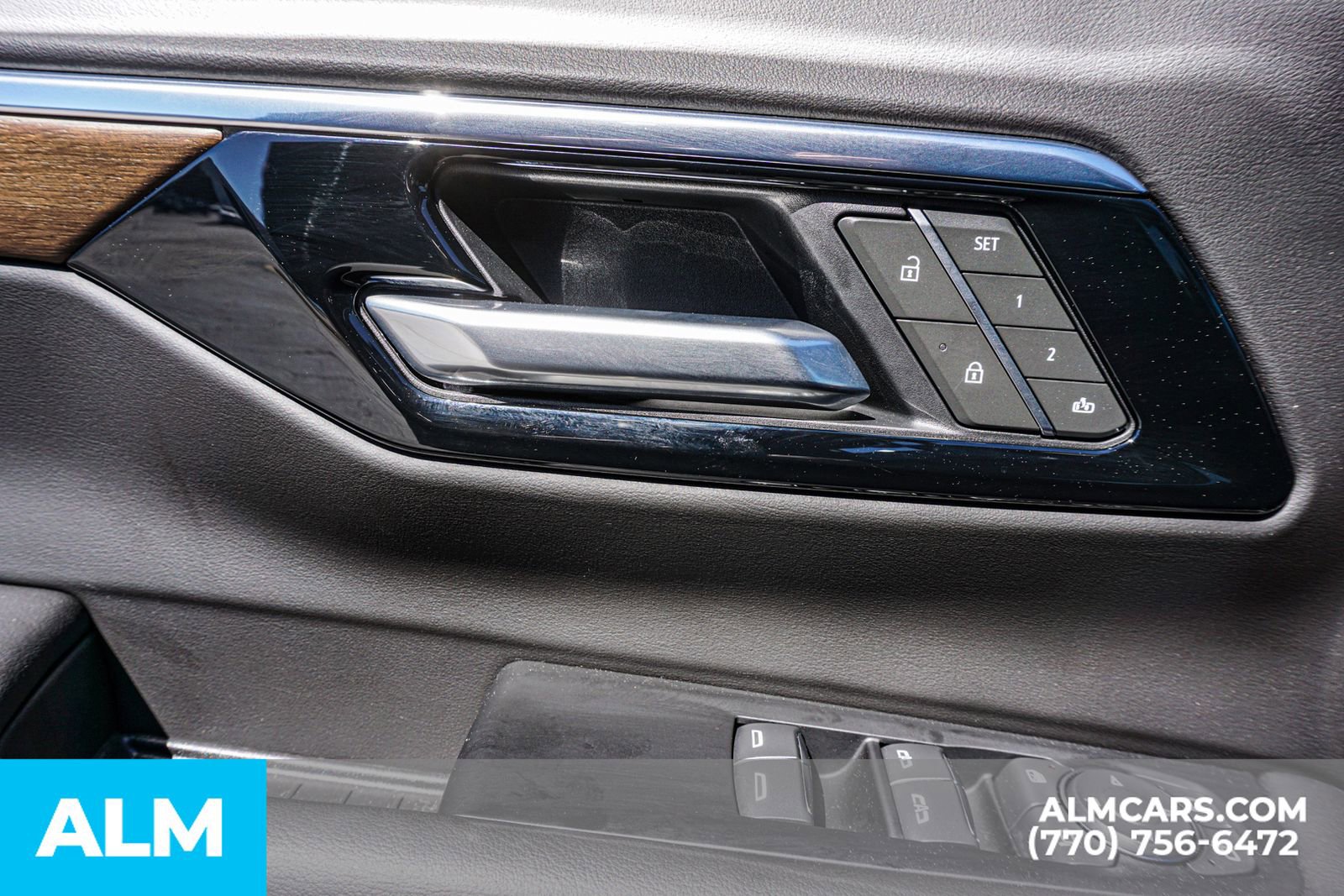 Used 2025 Chevrolet Suburban High Country image 59