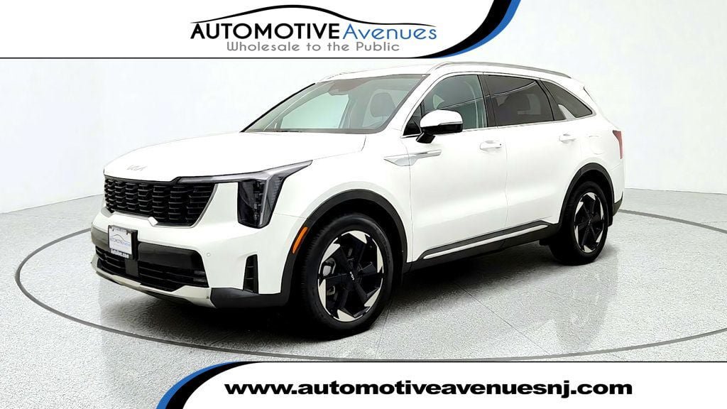 Used 2025 Kia Sorento EX AWD/4WD image 1