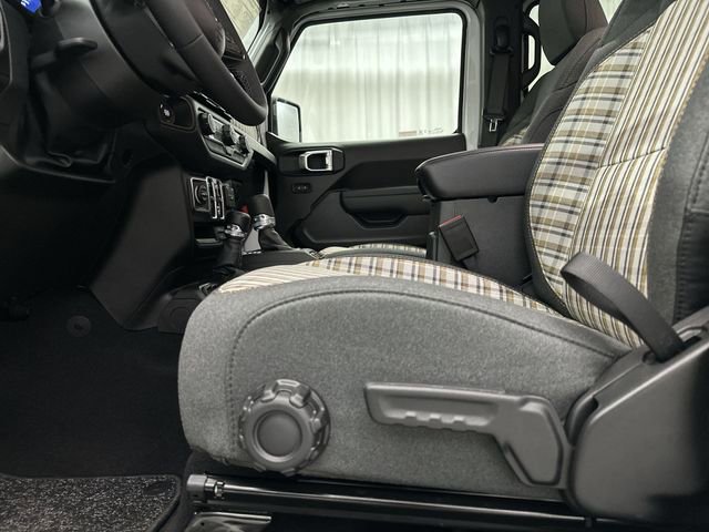 New 2026 Jeep Gladiator Sport AWD/4WD image 16