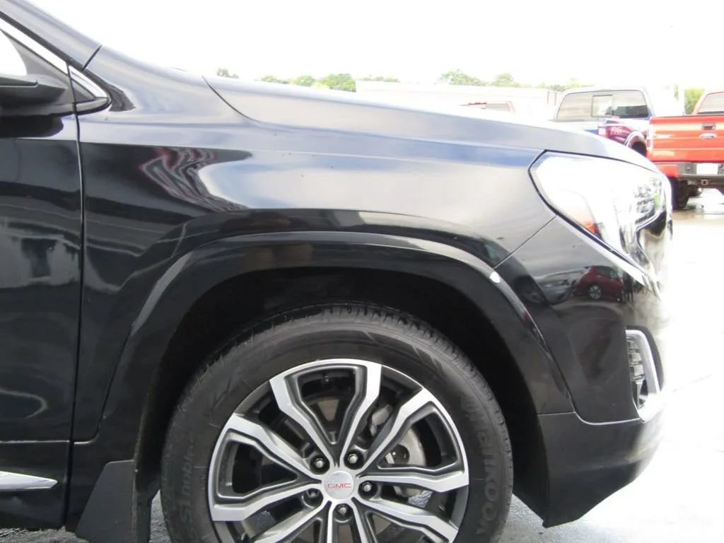 Used 2018 GMC Terrain Denali w/ Comfort Package AWD/4WD image 32