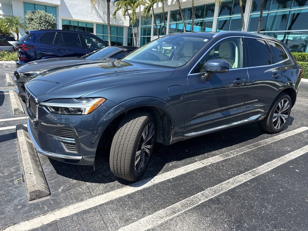Used 2023 Volvo XC60 T8 Plus w/ Protection Package Premier AWD/4WD image 11