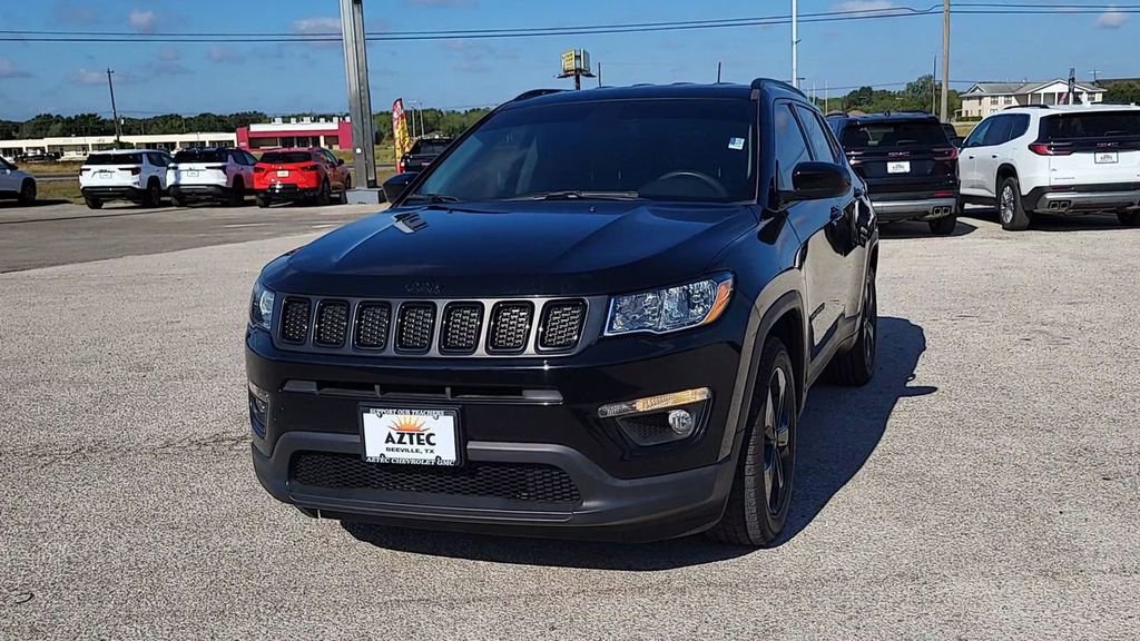 Used 2021 Jeep Compass Latitude image 2