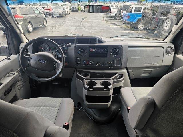Used 2011 Ford E-350 and Econoline 350 XLT RWD image 9
