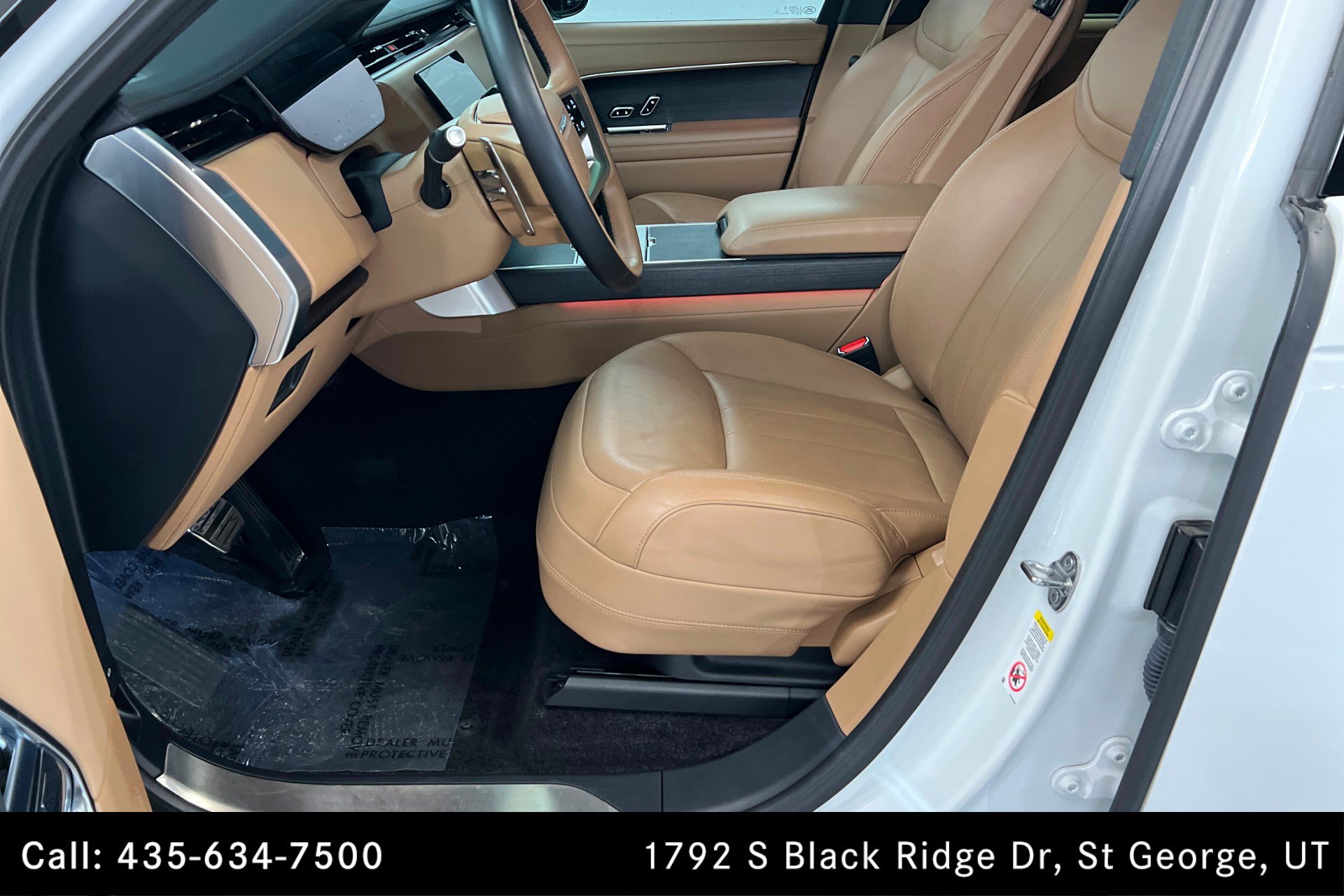 Used 2024 Land Rover Range Rover Long Wheelbase SE AWD/4WD image 17