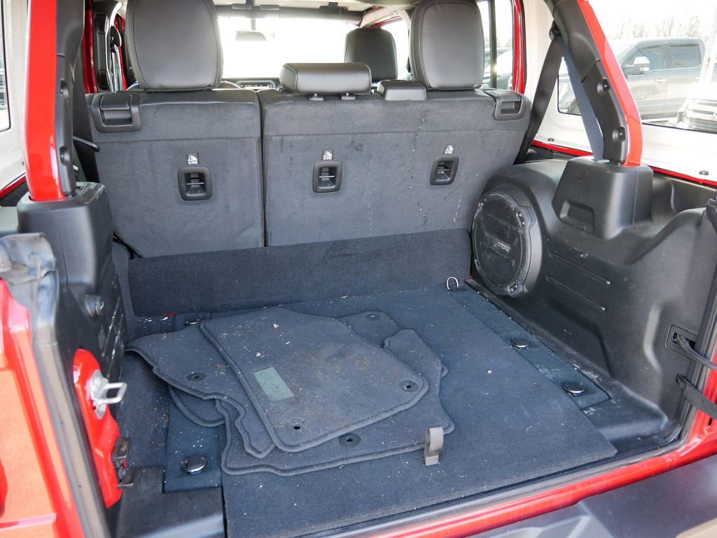 Used 2023 Jeep Wrangler Unlimited Sahara AWD/4WD image 14