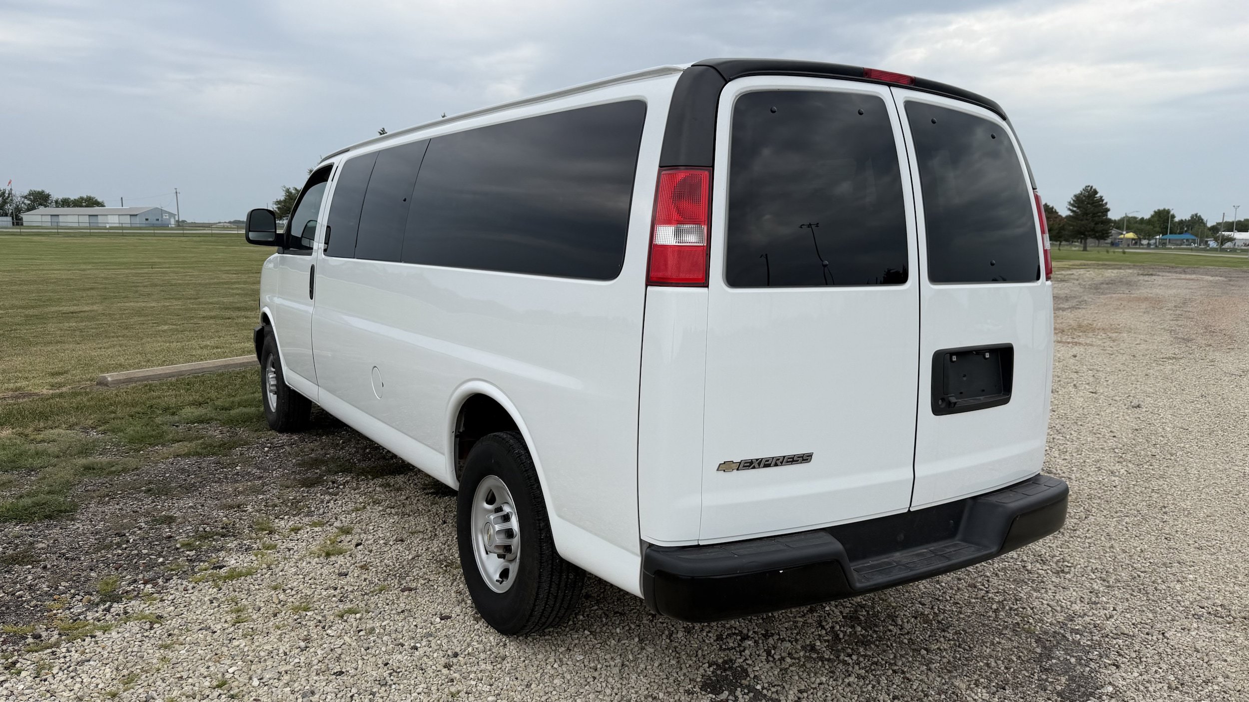 Used 2024 Chevrolet Express 3500 LS RWD image 9