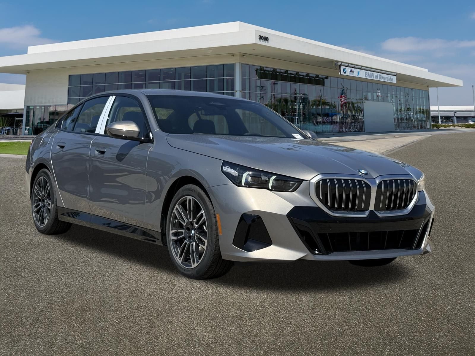 New 2026 BMW 530i w/ M Sport Package RWD image 2