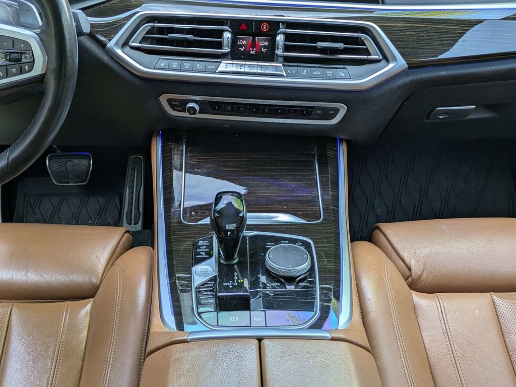 Used 2021 BMW X5 xDrive40i w/ M Sport Package image 18