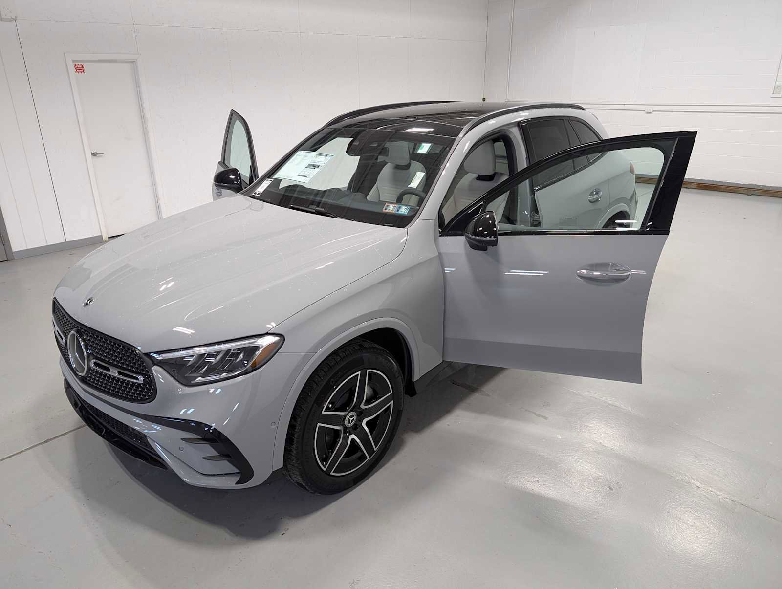 New 2026 Mercedes-Benz GLC 300 GLC 300 image 14
