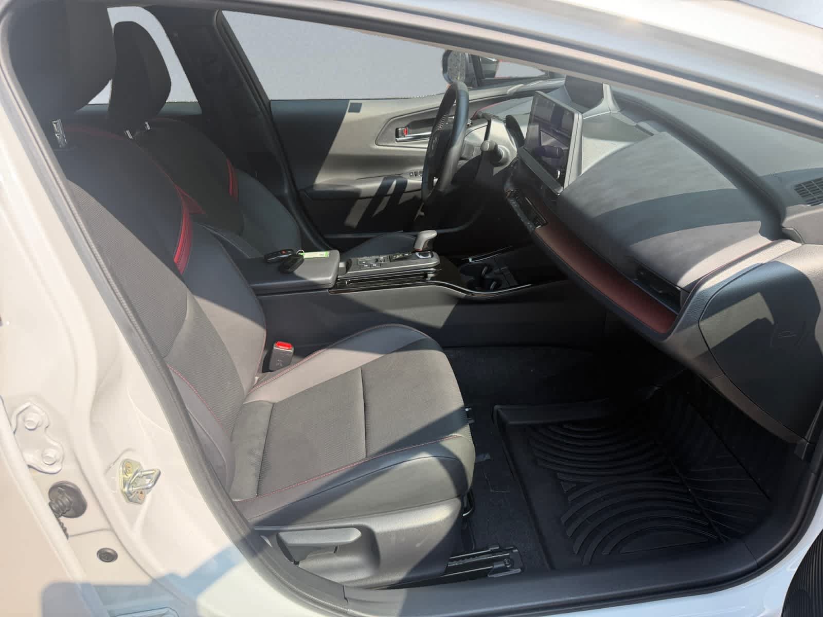 Used 2024 Toyota Prius Prime Premium w/ Advanced Technology Package FWD image 20