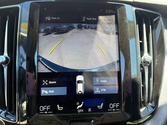 Used 2018 Volvo XC60 T5 Momentum w/ Vision Package AWD/4WD image 18