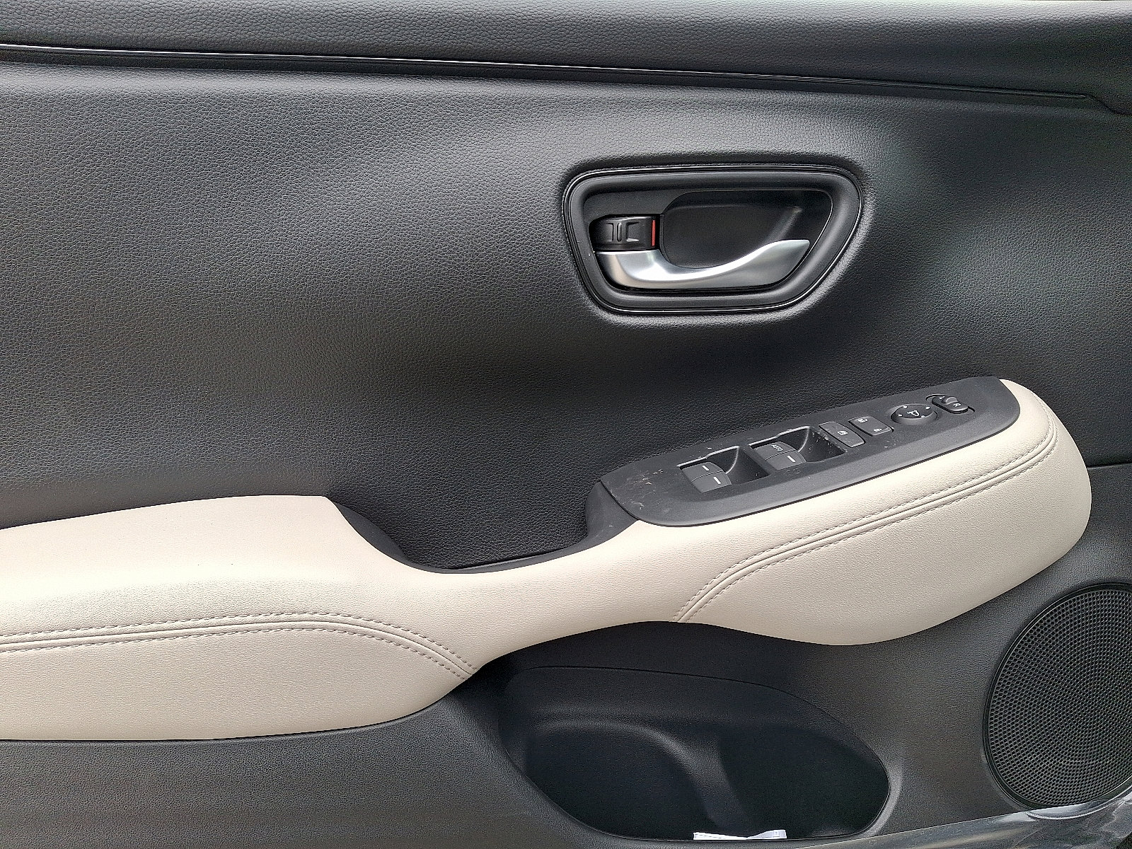 New 2026 Honda HR-V LX image 6