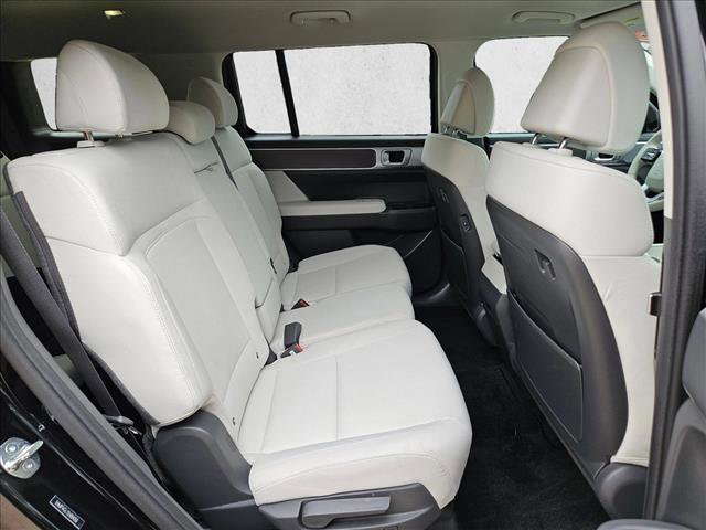 Used 2025 Hyundai Santa Fe SE FWD image 20