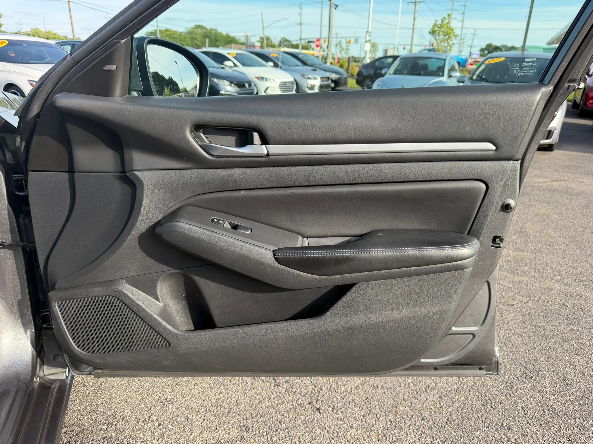 Used 2022 Nissan Altima 2.5 SV FWD image 23