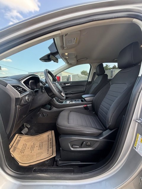 Used 2021 Ford Edge SE image 9