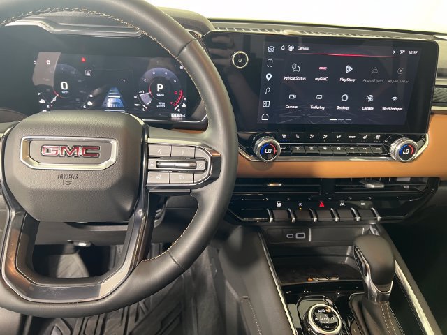 Used 2026 GMC Canyon AT4 w/ Technology Plus Package AWD/4WD image 18