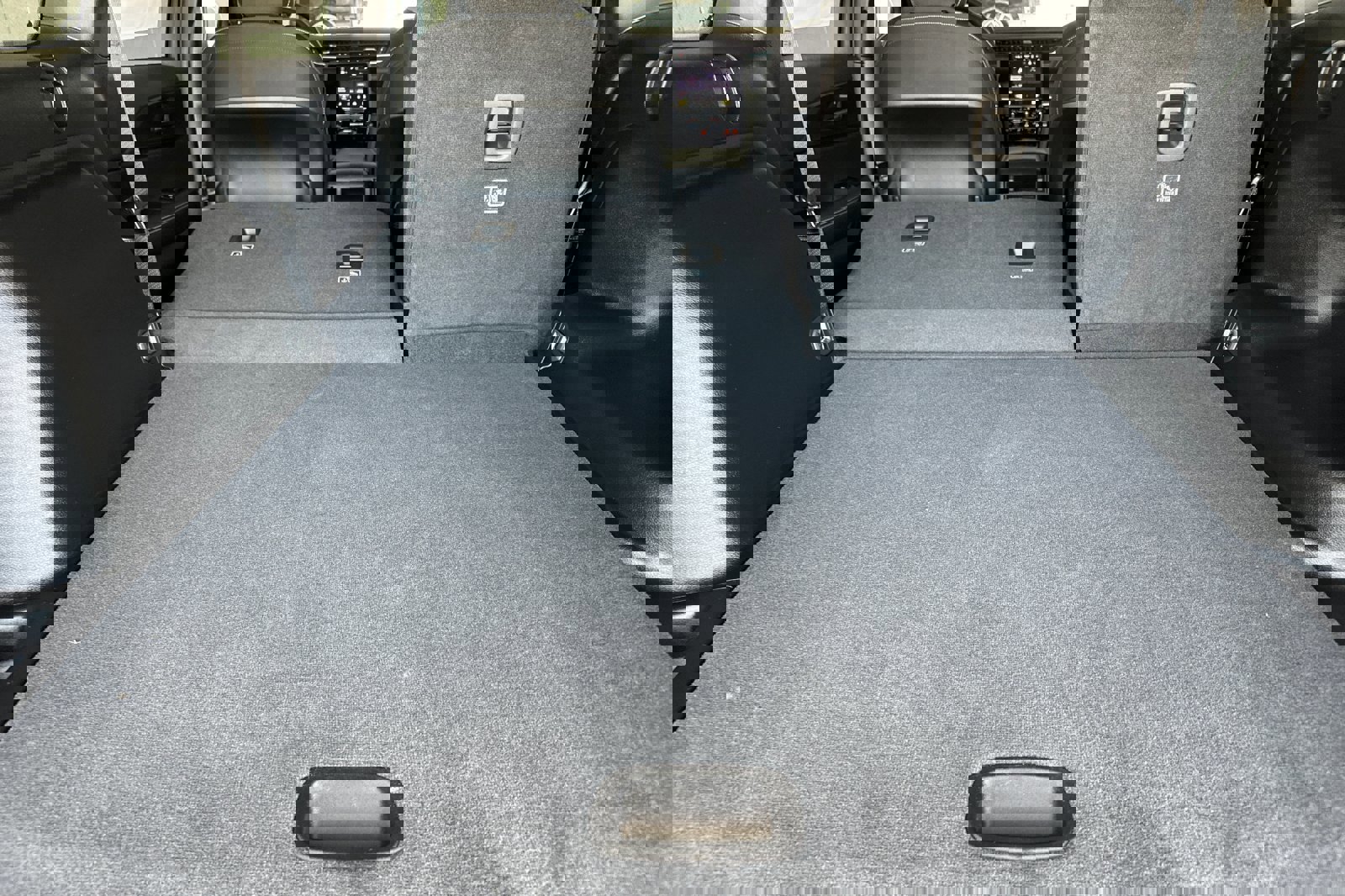 New 2025 Jeep Grand Cherokee Laredo X w/ Luxury Tech Group I image 15