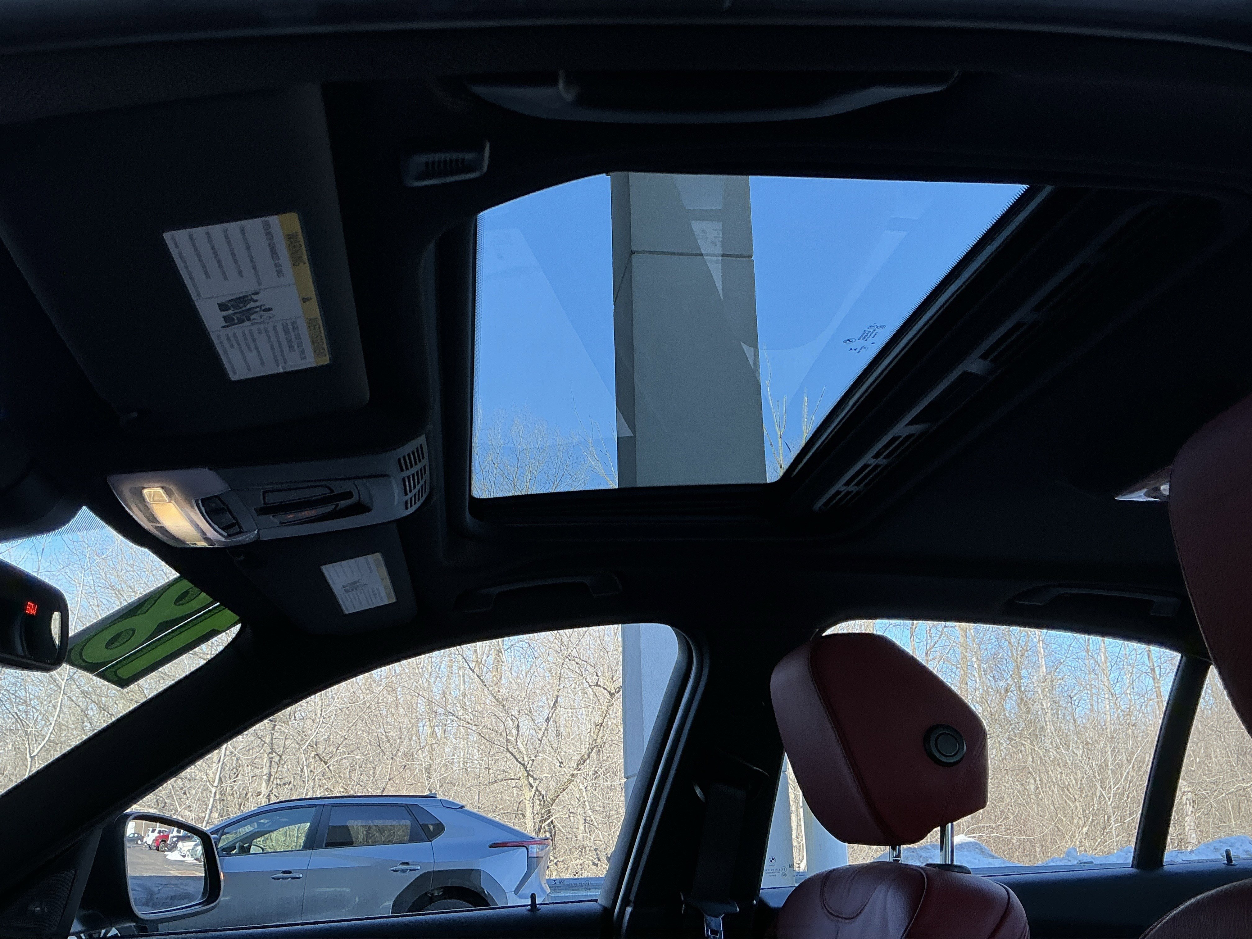 Used 2018 BMW 330i xDrive Sedan w/ Premium Package image 17