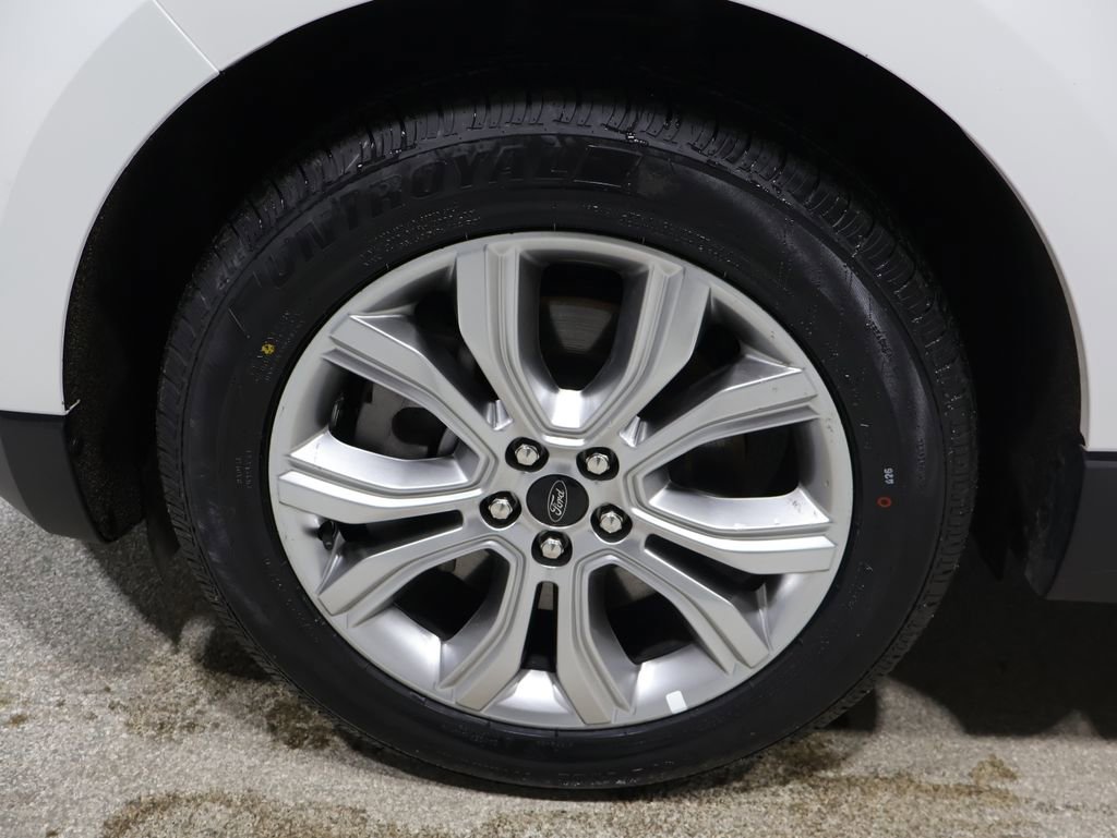 Used 2024 Ford Edge Titanium w/ Equipment Group 301A AWD/4WD image 9