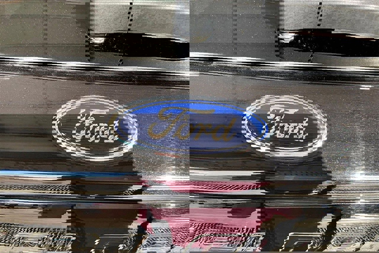 Used 2023 Ford Explorer ST w/ ST Street Pack image 31