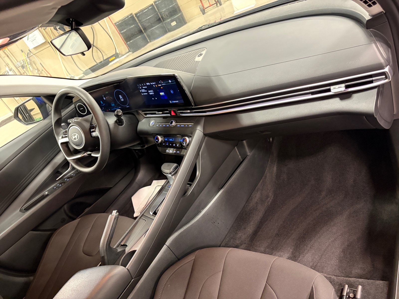 Used 2024 Hyundai Elantra SEL FWD image 34