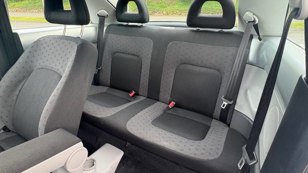 Used 2001 Volkswagen Beetle GLS image 15