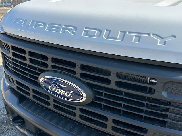 New 2025 Ford F250 XL w/ XL Off-Road Package image 19