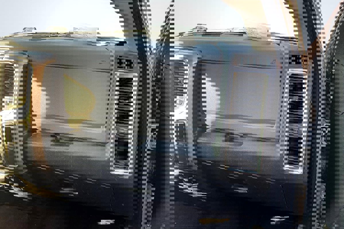 Used 2015 RAM 2500 SLT AWD/4WD image 17