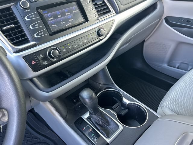 Used 2019 Toyota Highlander LE FWD image 26