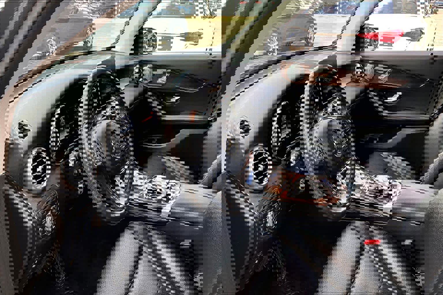 Used 2017 Mercedes-Benz GLC 300 image 18