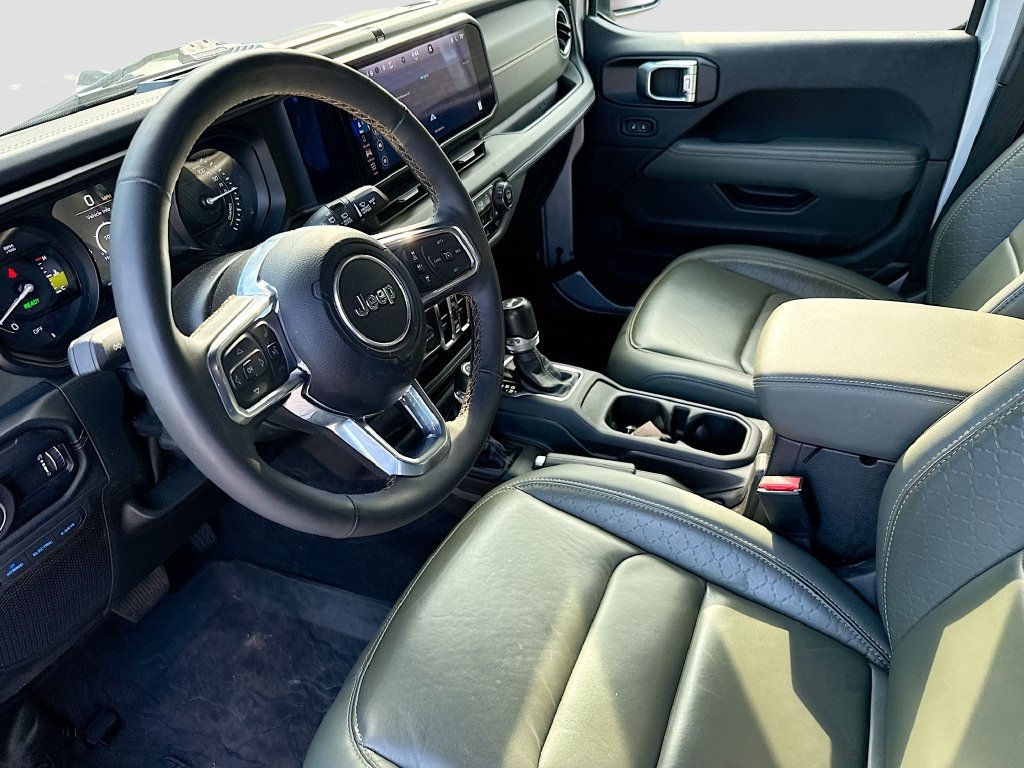Used 2024 Jeep Wrangler High Altitude AWD/4WD image 25
