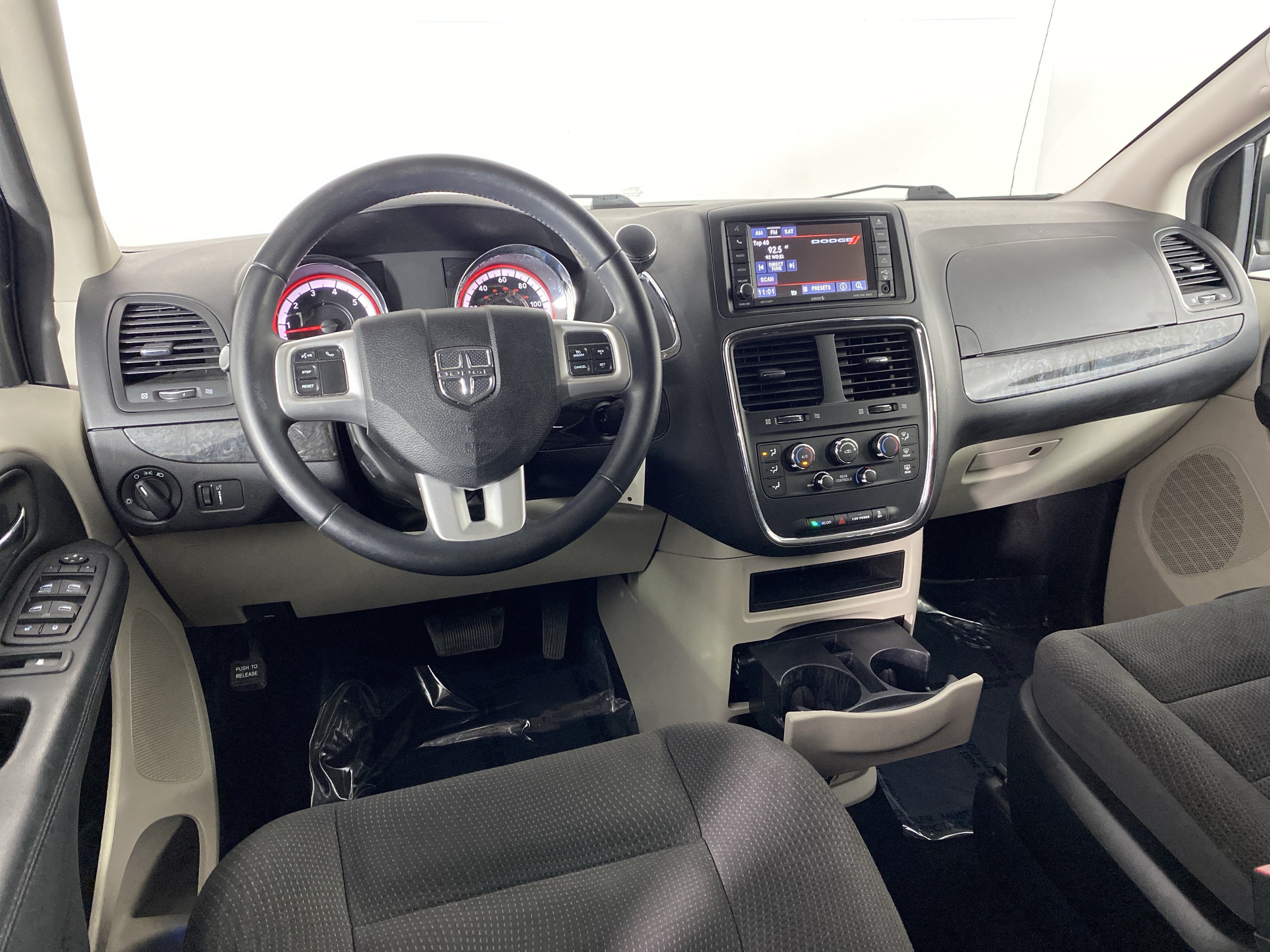 Used 2017 Dodge Grand Caravan SE w/ Power Window Group FWD image 17