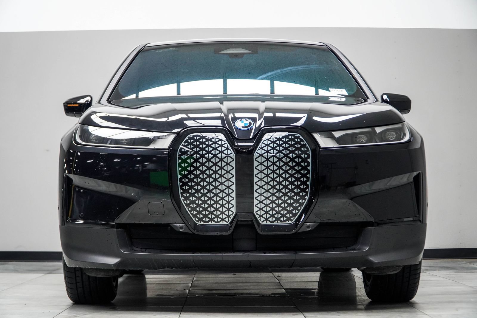 Used 2024 BMW iX xDrive50 AWD/4WD image 8