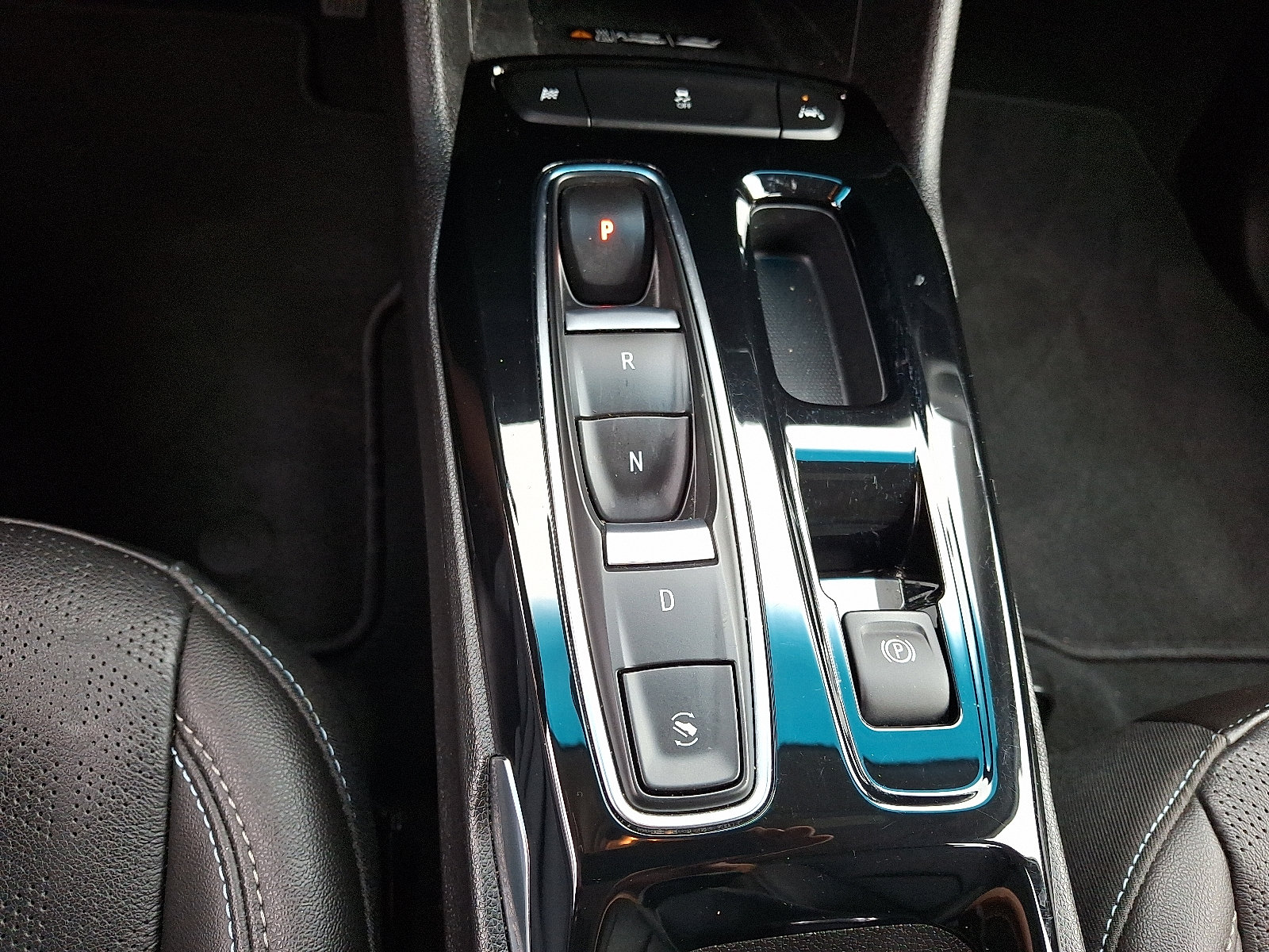 Certified 2023 Chevrolet Bolt LT w/ Infotainment Package FWD image 16