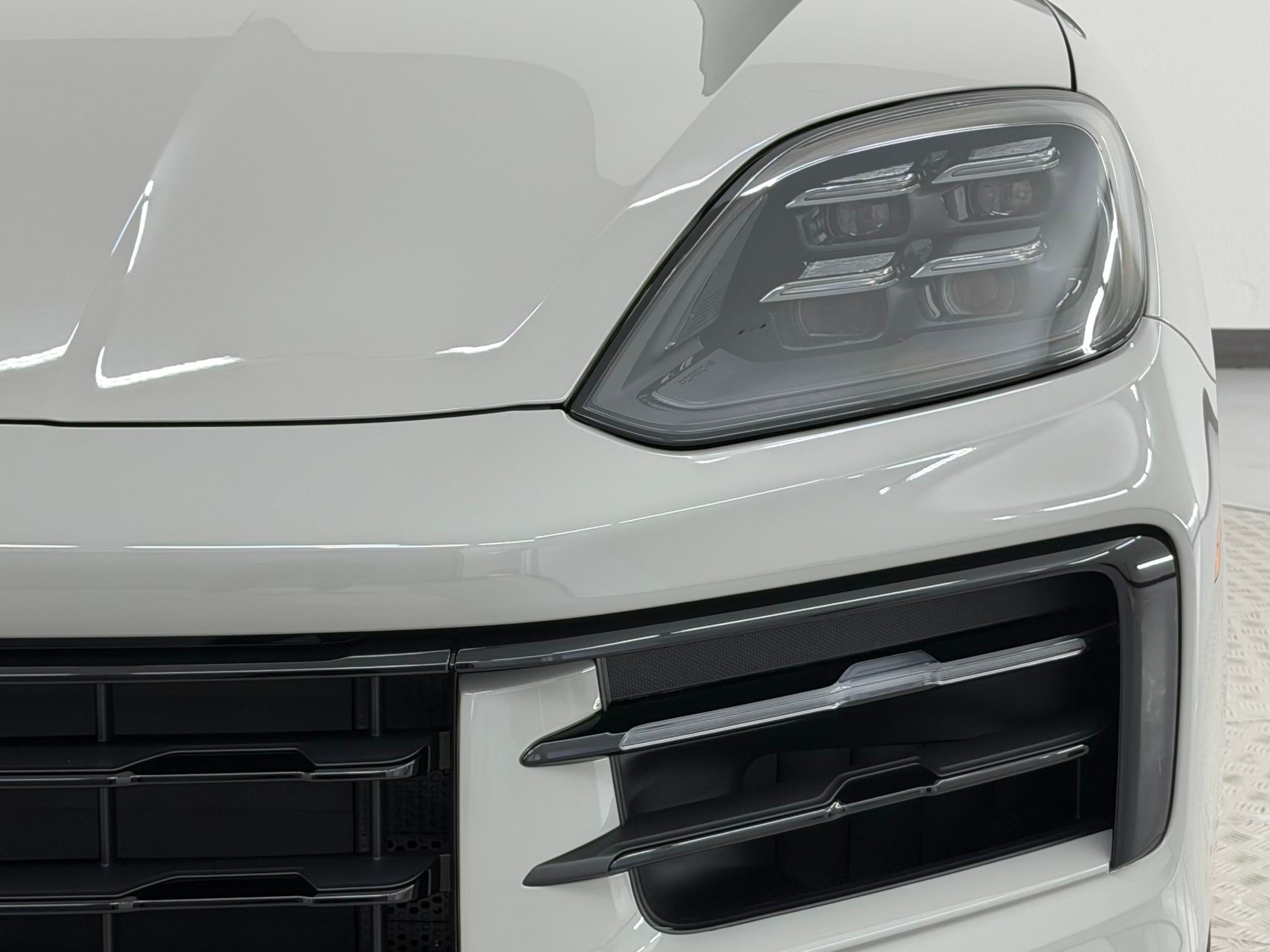 New 2026 Porsche Cayenne Coupe AWD/4WD image 12