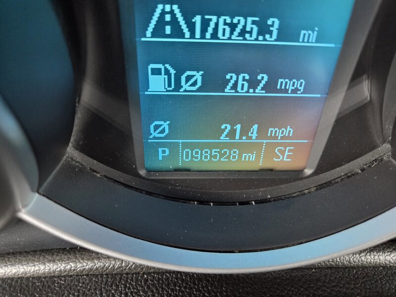 Used 2014 Chevrolet Cruze LT w/ Technology Package FWD image 18