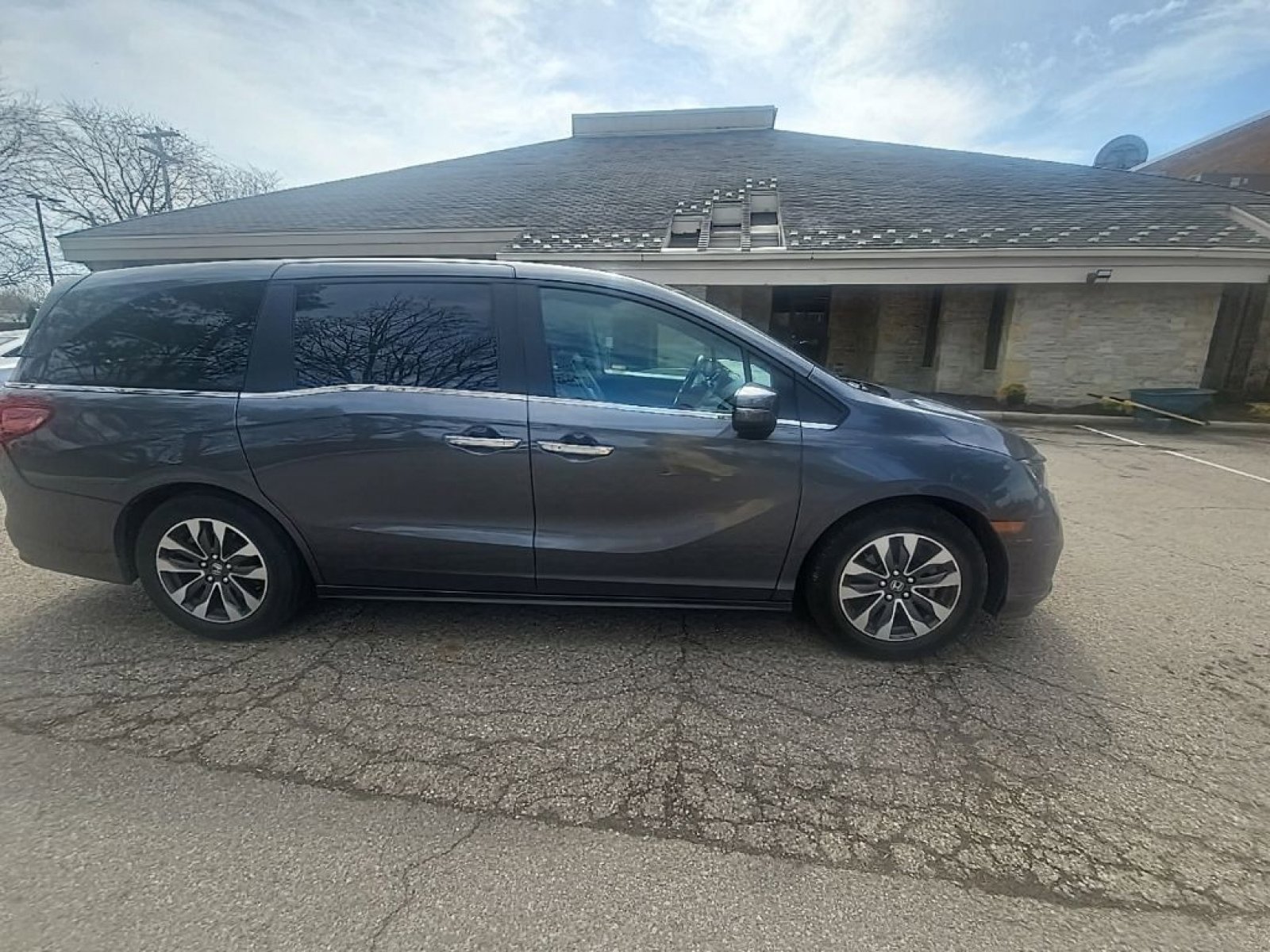 Certified 2023 Honda Odyssey EX-L image 4