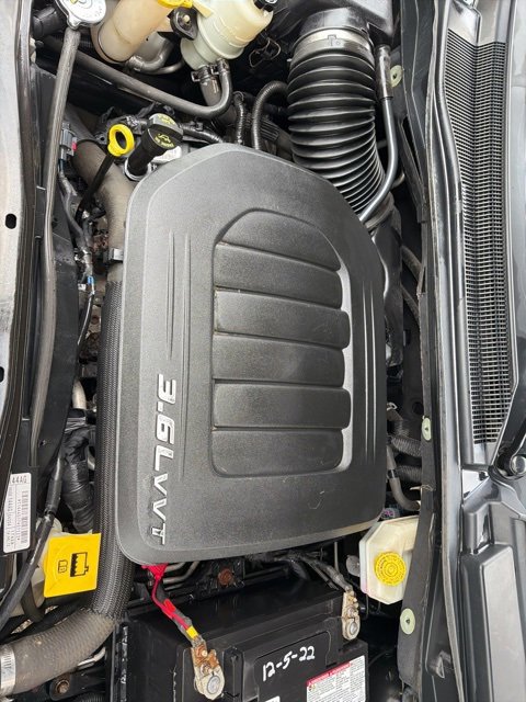 Used 2012 Chrysler Town & Country Touring-L w/ Driver Convenience Group image 12