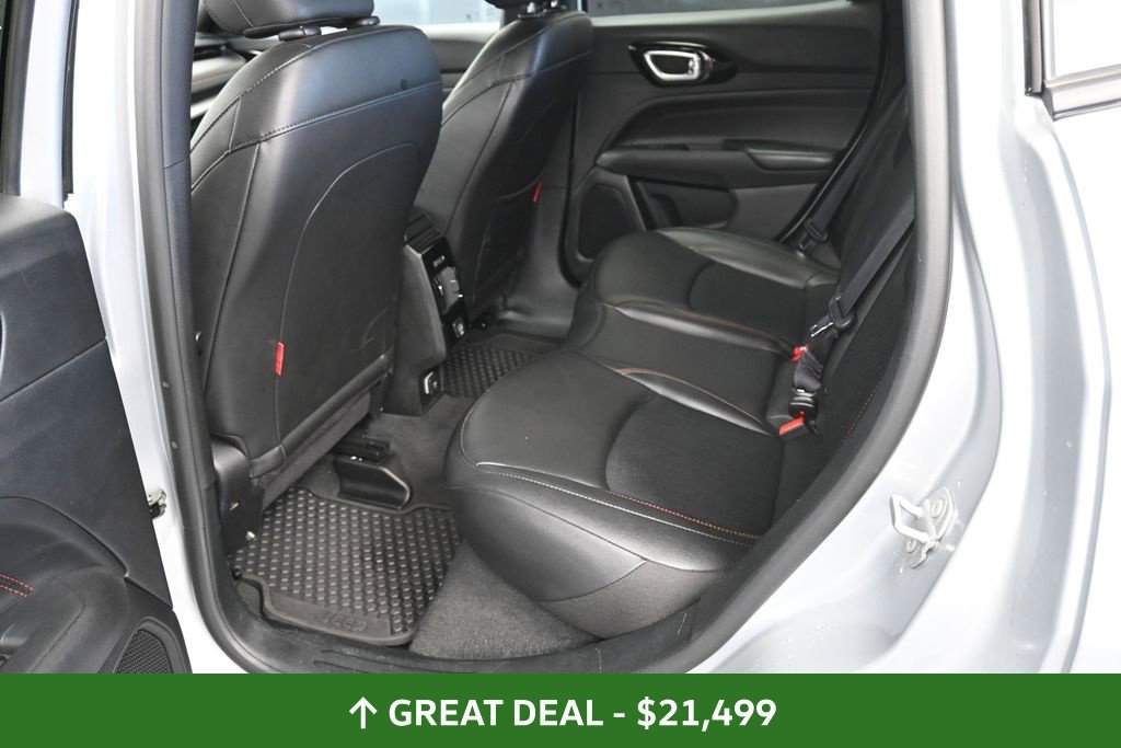 Used 2025 Jeep Compass Trailhawk AWD/4WD image 18