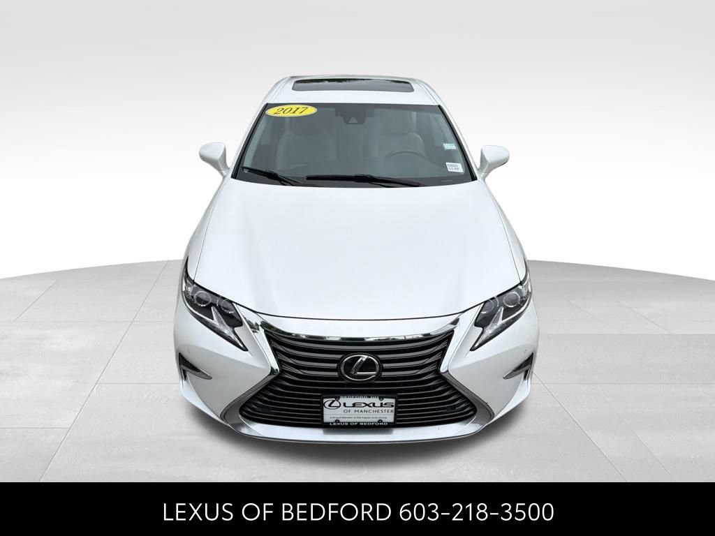 Used 2017 Lexus ES 350 w/ Luxury Package FWD image 2