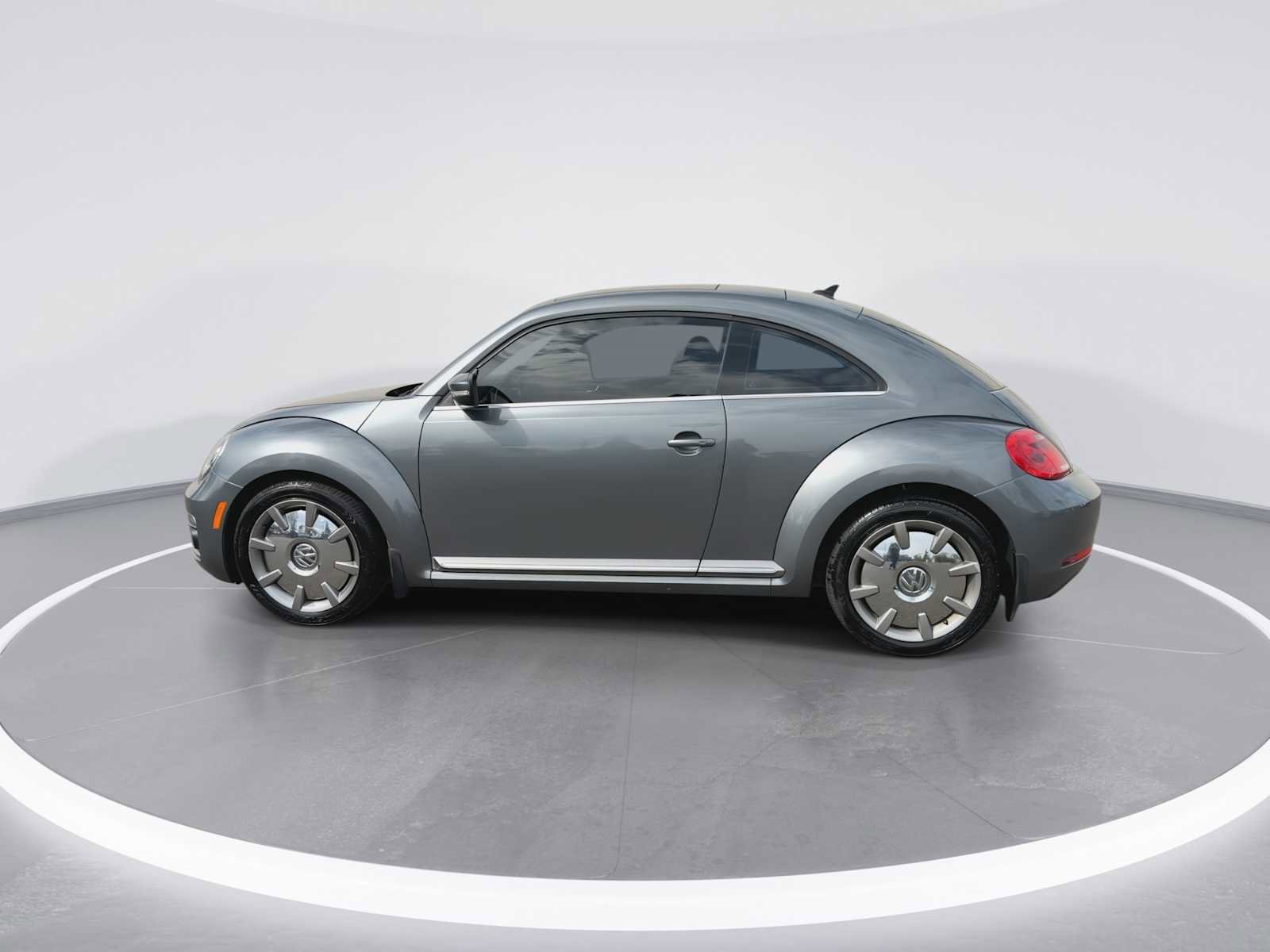 Used 2014 Volkswagen Beetle TDI image 6